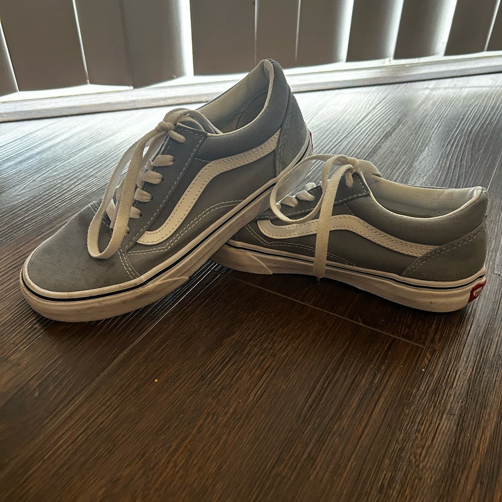 Vans - Picture 2 of 6
